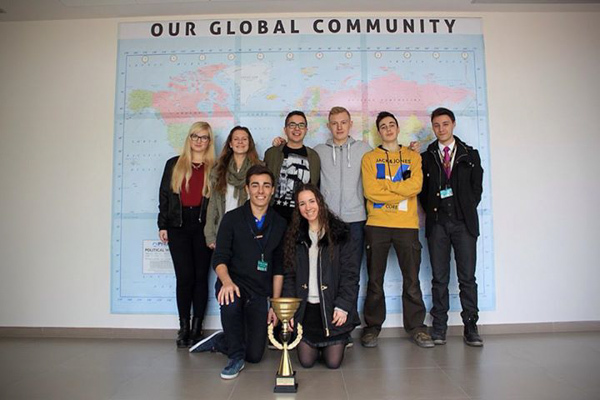 Интернациональные студенты Caxton College