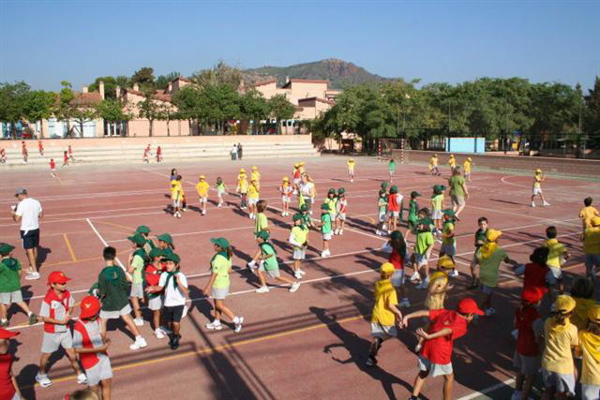 Спорт в Caxton College