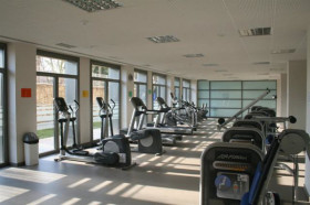 Тренажерный зал в Caxton College
