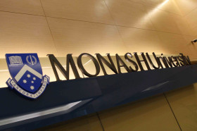 Логотип Monash University Malaysia