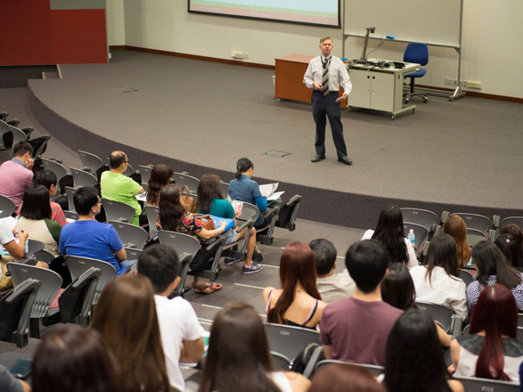 Лекция в Singapore Institute of Management