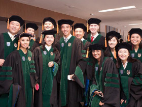 Выпускники NUS