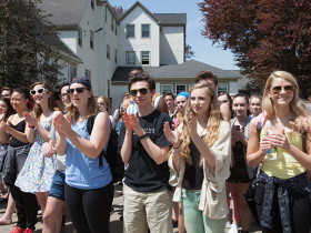 Студенты Walnut  Hill School