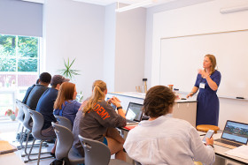 Урок в Suffield Academy