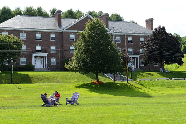 Территория Cushing Academy