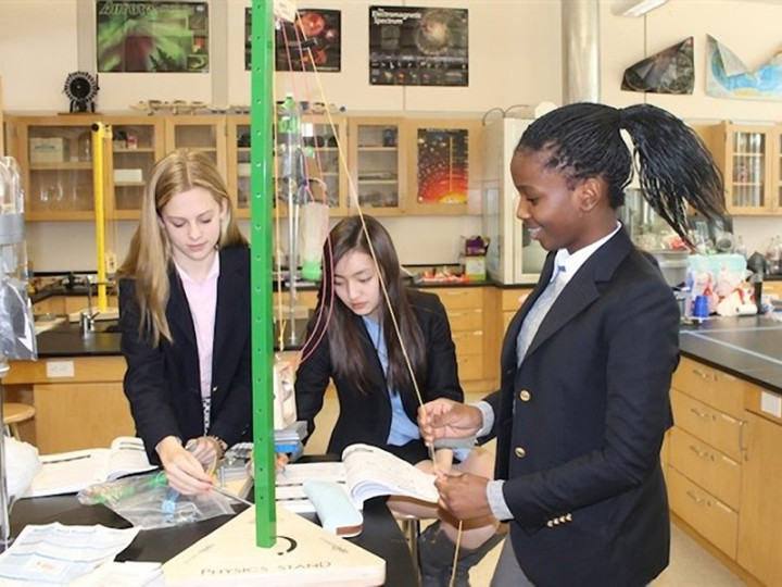 Урок в Fay School