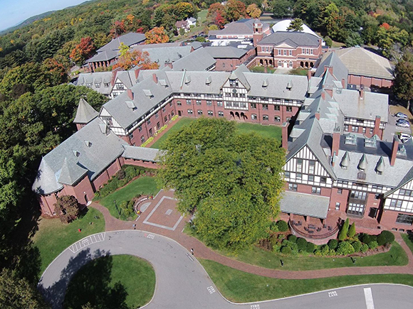 Кампус St Mark’s School