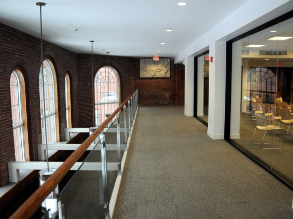 Холл в St Mark’s School