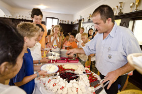 Столовая в Le Rosey School