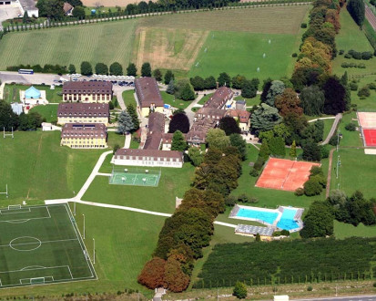 Территория лагеря Le Rosey School