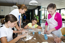 Кулинарные классы в лагере Le Rosey School