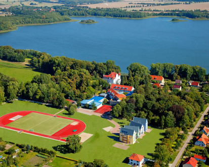 Территория Schloss Torgelow privates Gymnasium