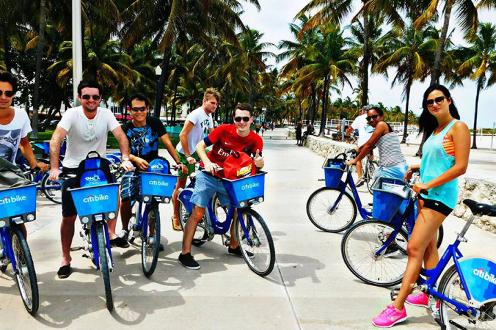 Учащиеся OHLA на прогулке