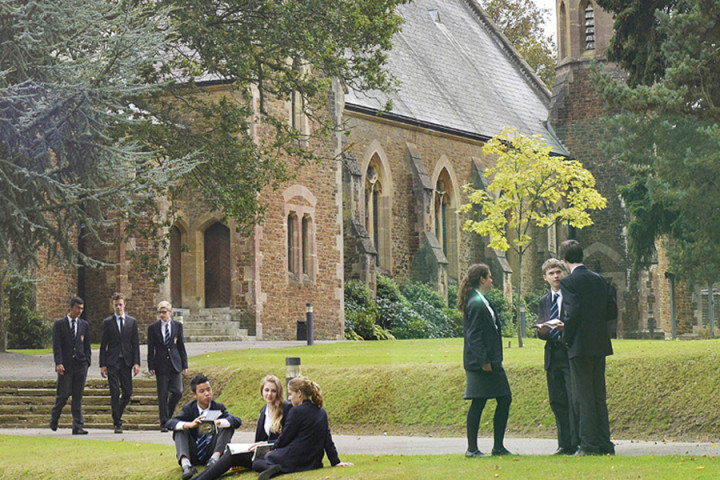 Двор в King Edwards School