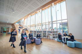 Холл в St Swithun’s School