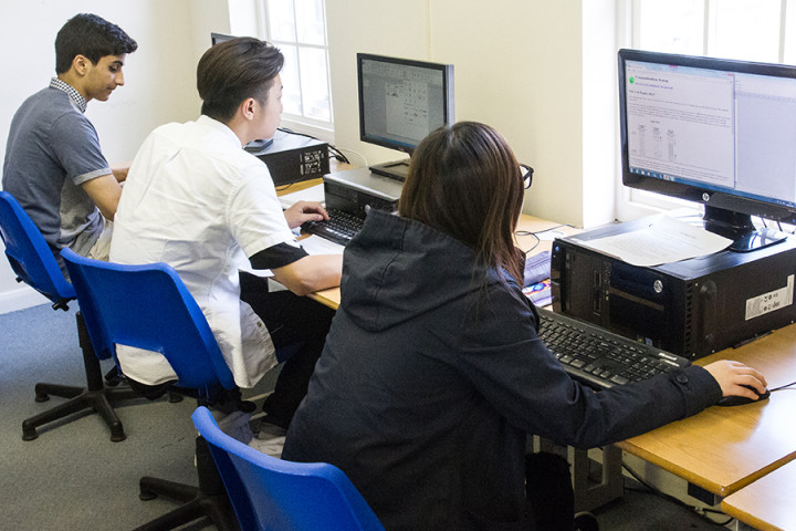 Ученики Padworth College