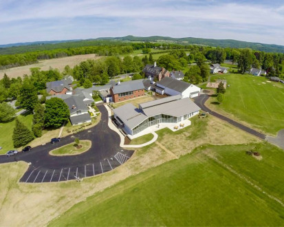 Территория Indian Mountain School