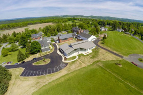 Территория Indian Mountain School