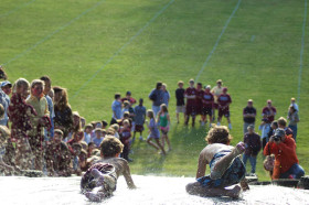 В Indian Mountain School