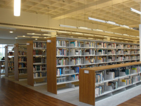 Библиотека в FLS Boston Commons
