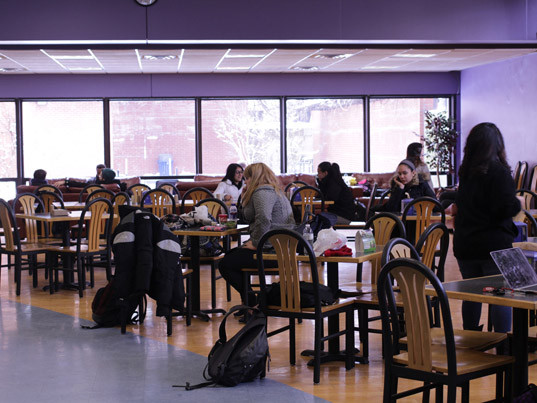 Кафетерий в FLS Boston Commons