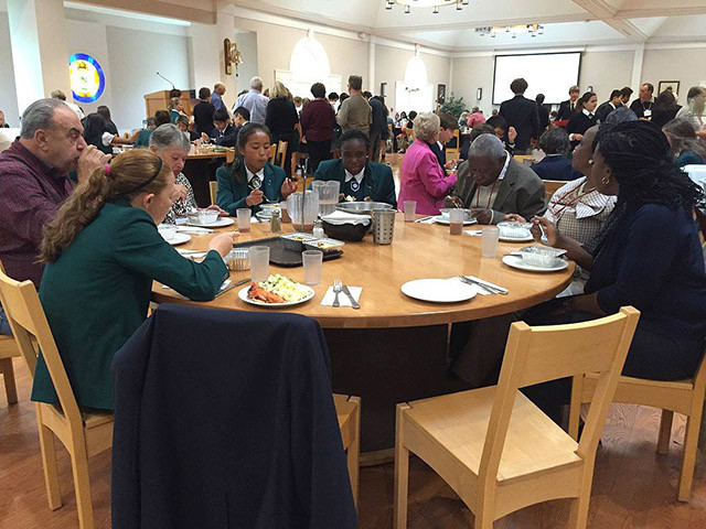 В столовой Rothesay Netherwood School