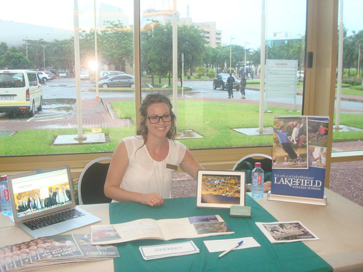 В Lakefield College School