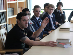 Урок в Appleby College