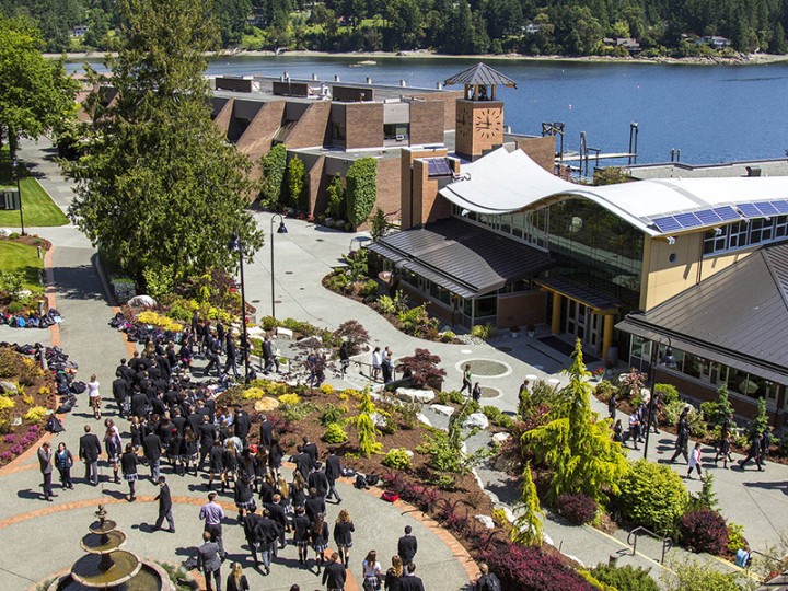 Кампус Brentwood College School