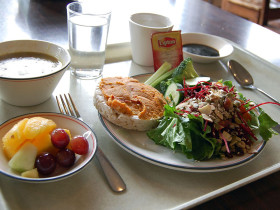 Питание в Brentwood College School