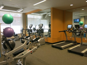 Тренажерный зал в ELS Seattle