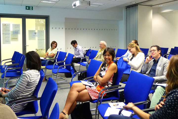 Занятия в Webster University, Vienna