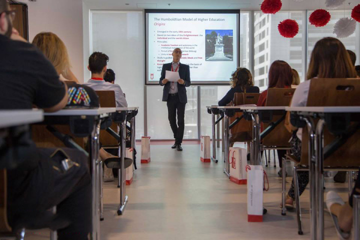 Занятия в MODUL University Dubai