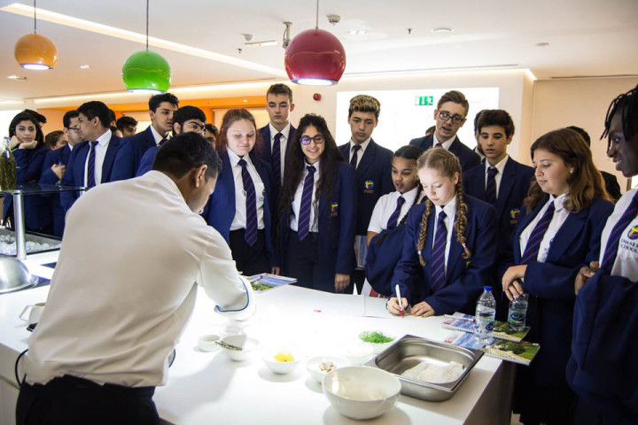 На занятиях в MODUL University Dubai