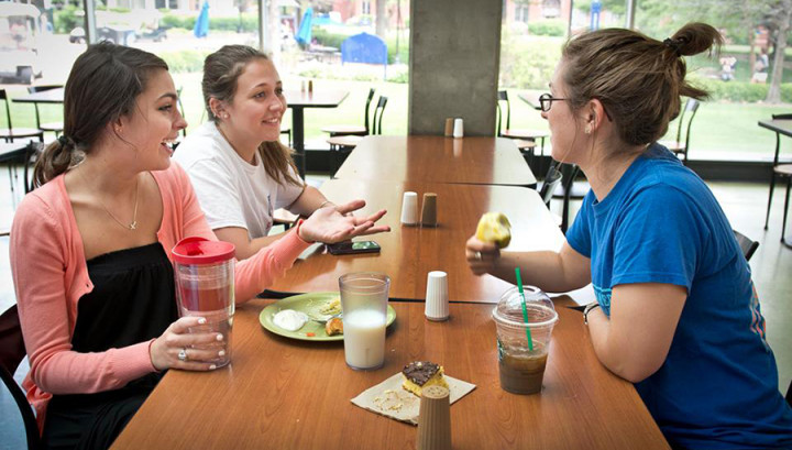 Студенты Saint Louis University