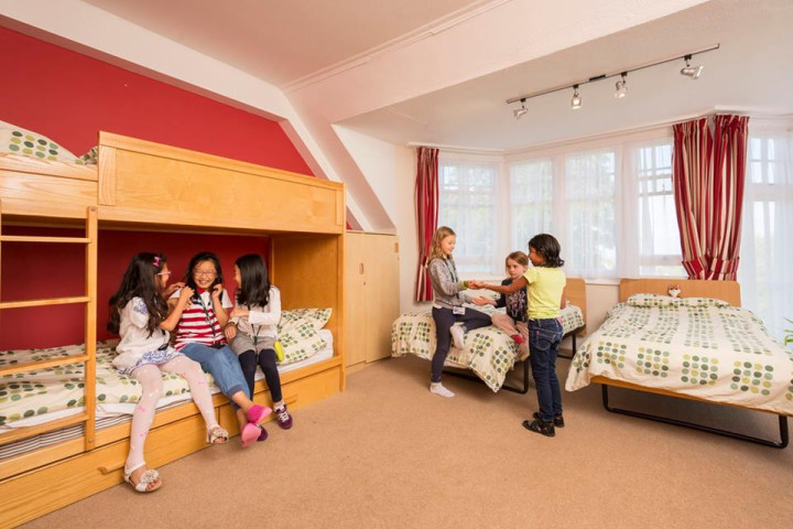 Семейные курсы в Bede's Eastbourne