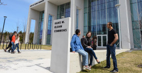 Учащиеся University of New Brunswick