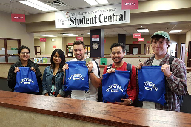 Студенты University of Winnipe