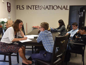 Семейные курсы в FLS International в Citrus College