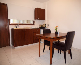 Кухня в отеле Petrou Bros