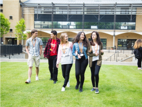 Студенты EC London 