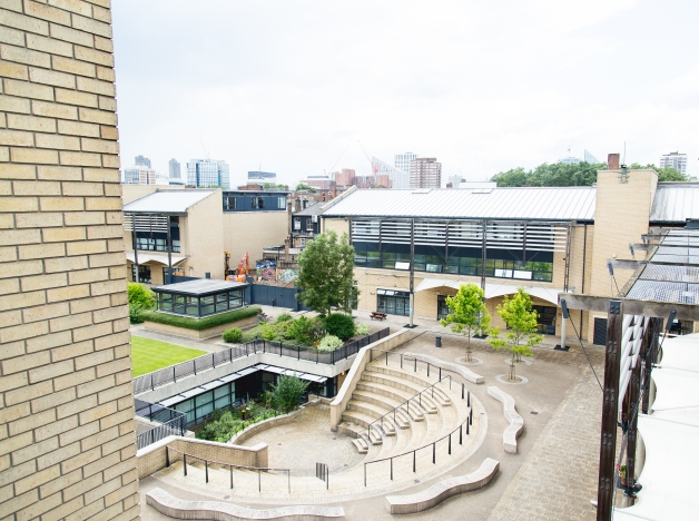  Здание EC London 