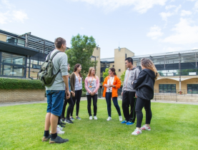 Студенты EC London 