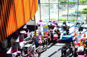 Холл в Oxford Brookes University