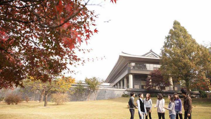 Языковая школа при Seoul National University