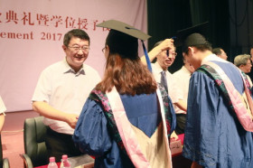 Выпускники Ляонинского университета