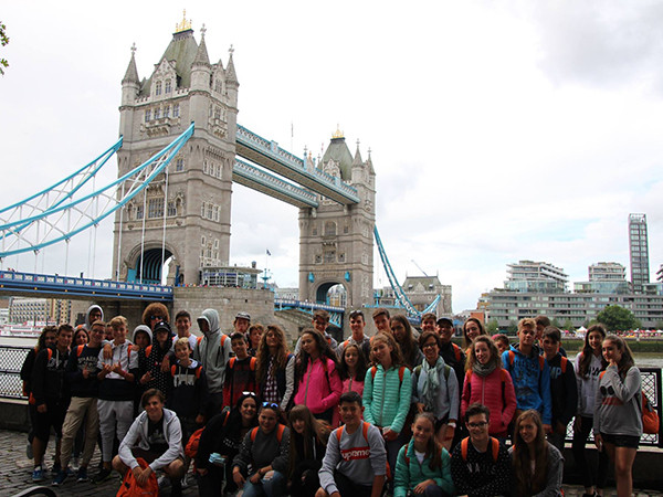 Ученики лагеря Churchill House Aldenham School