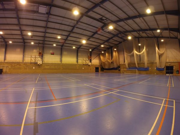 Спортзал в Churchill House Aldenham School