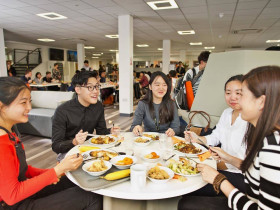 Ученики лагеря CATS College Cambridge