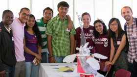 Студенты McMaster University